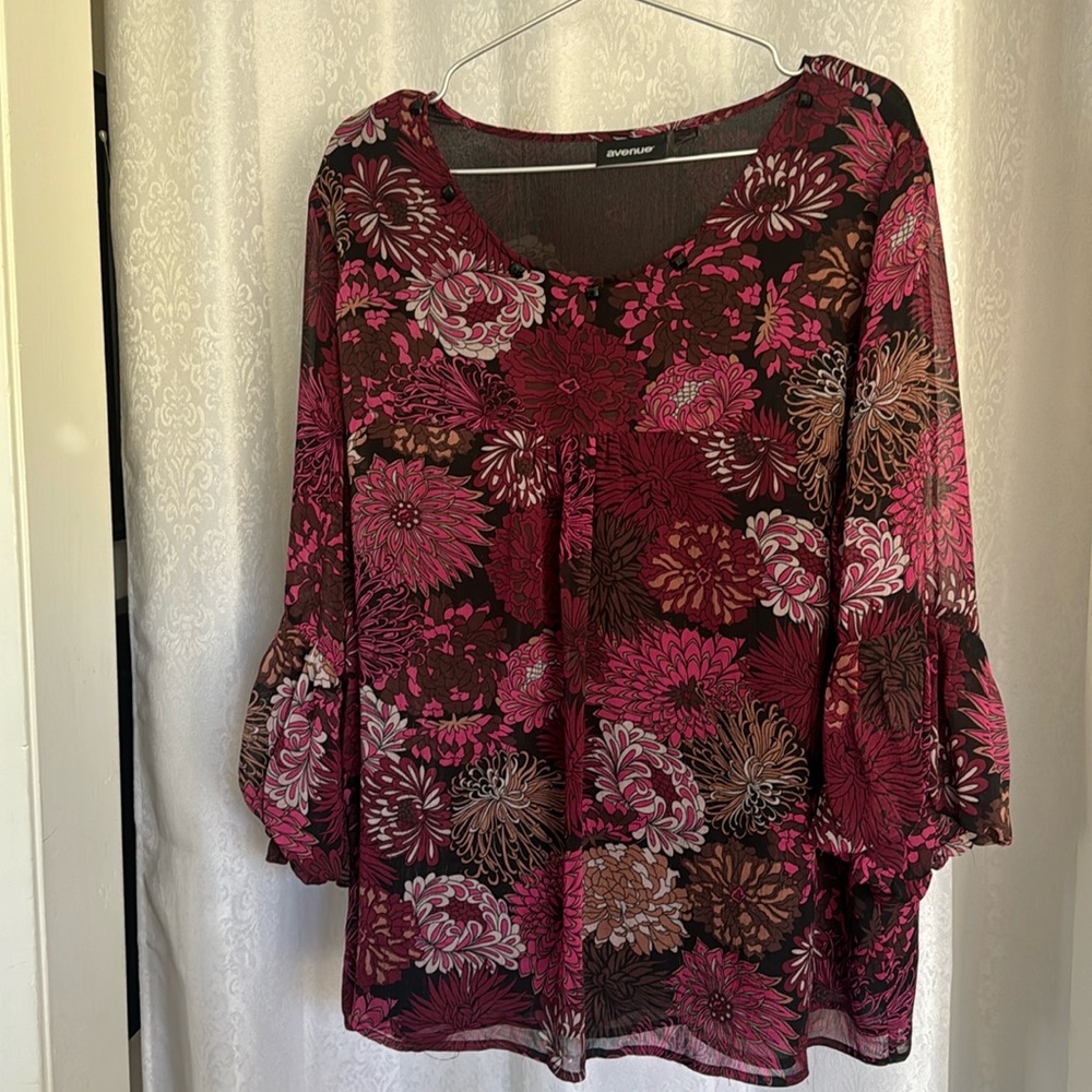 AVENUE CHIFFON TOP Sz: 1X